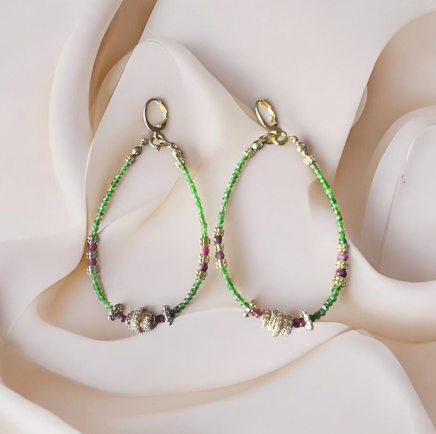 Boucles SINGAPOUR rubis-diopsides (double-bracelet)