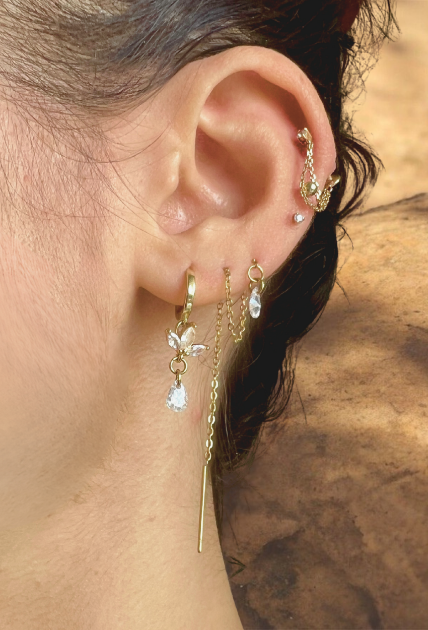 mignardise mini-créole fleur zircons portée